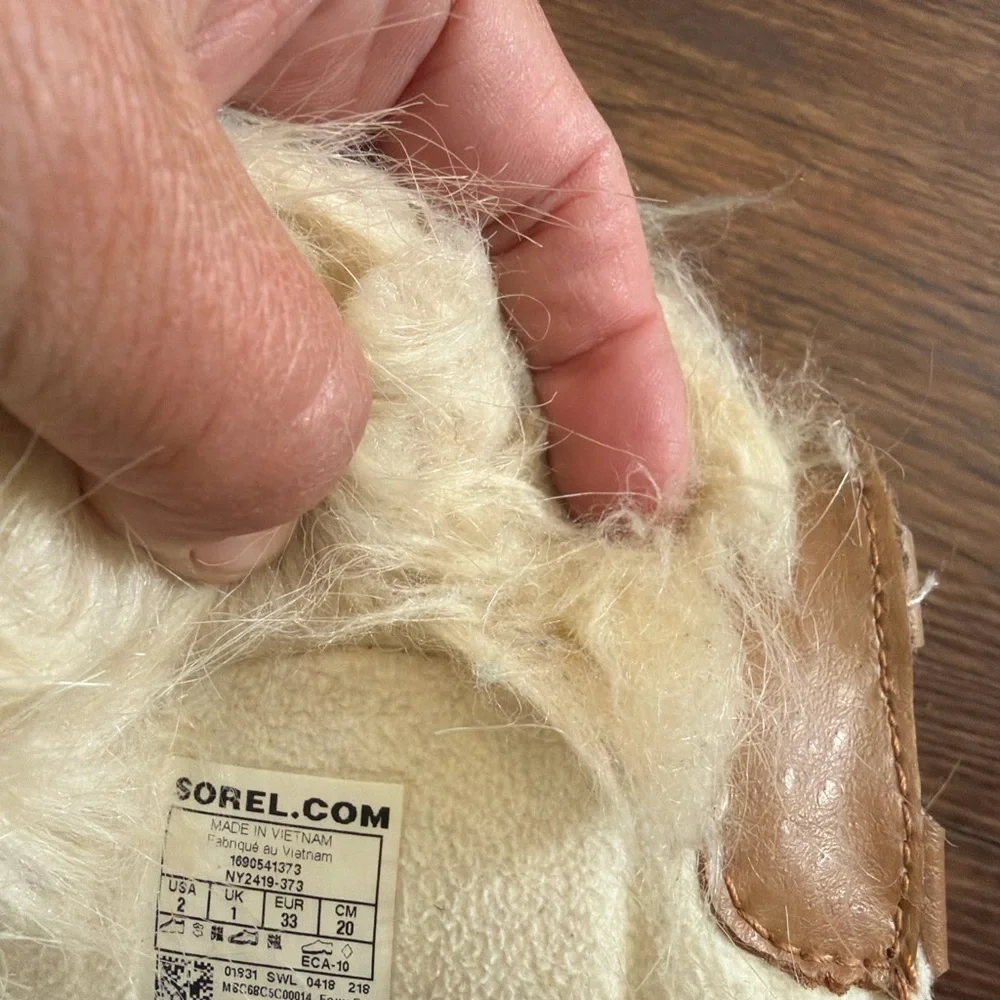 Sorel Youth Winter Boots Size 2 Waterproof Faux Fur Lined Duck Boots